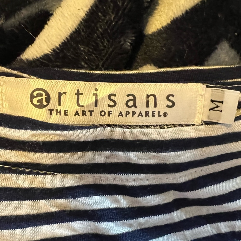 Artisans the art of apparel top - Picture 8 of 8